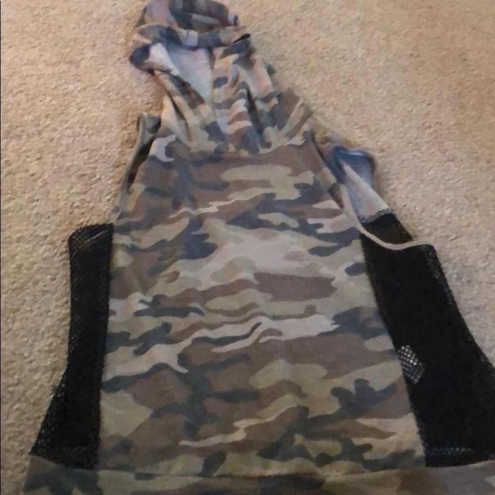 Fashion nova cropped sleeve hoodie